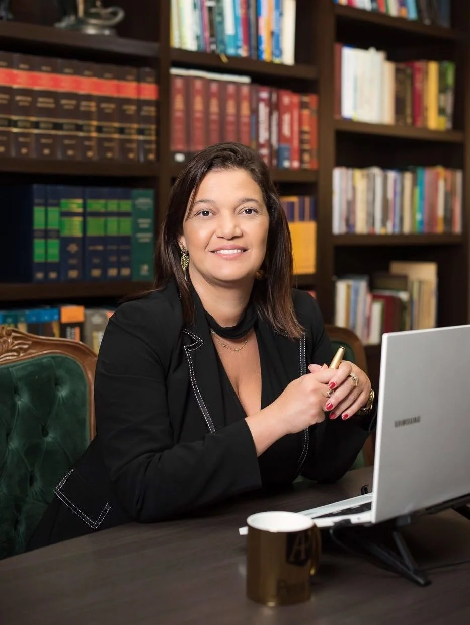 Dra. Andréa Perazoli